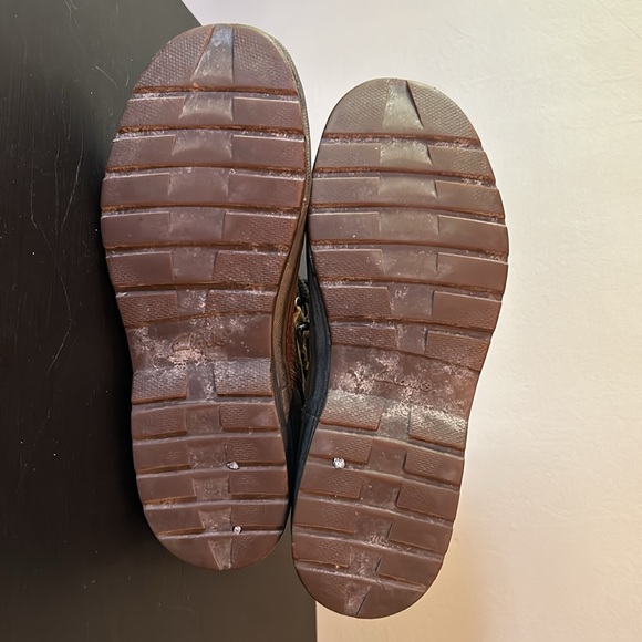 Clarks Boots Size 8 Heavy Duty Weather Resistant  Leather Casual Brown Boots - Picture 4 of 8